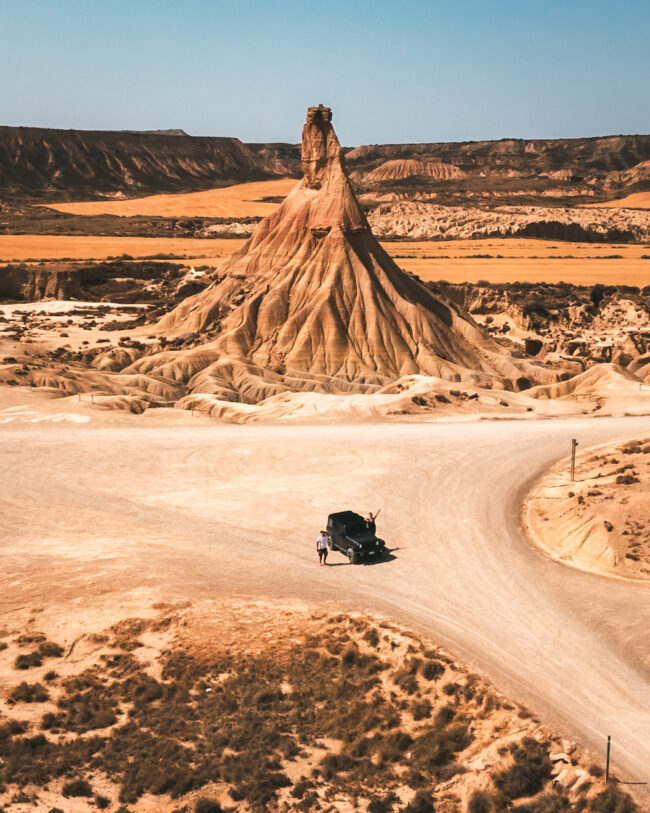 Castildetierra a Bardenas Reales: Vista Aerea Incantevole Catturata con un Drone.