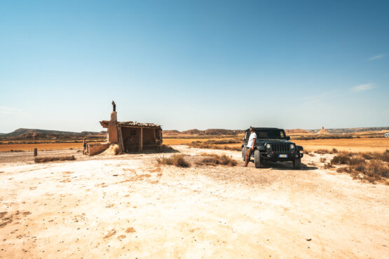 Viaggio a Bardenas Reales: Paesaggio Unico e Suggestivo nella Regione di Navarra, Spagna.